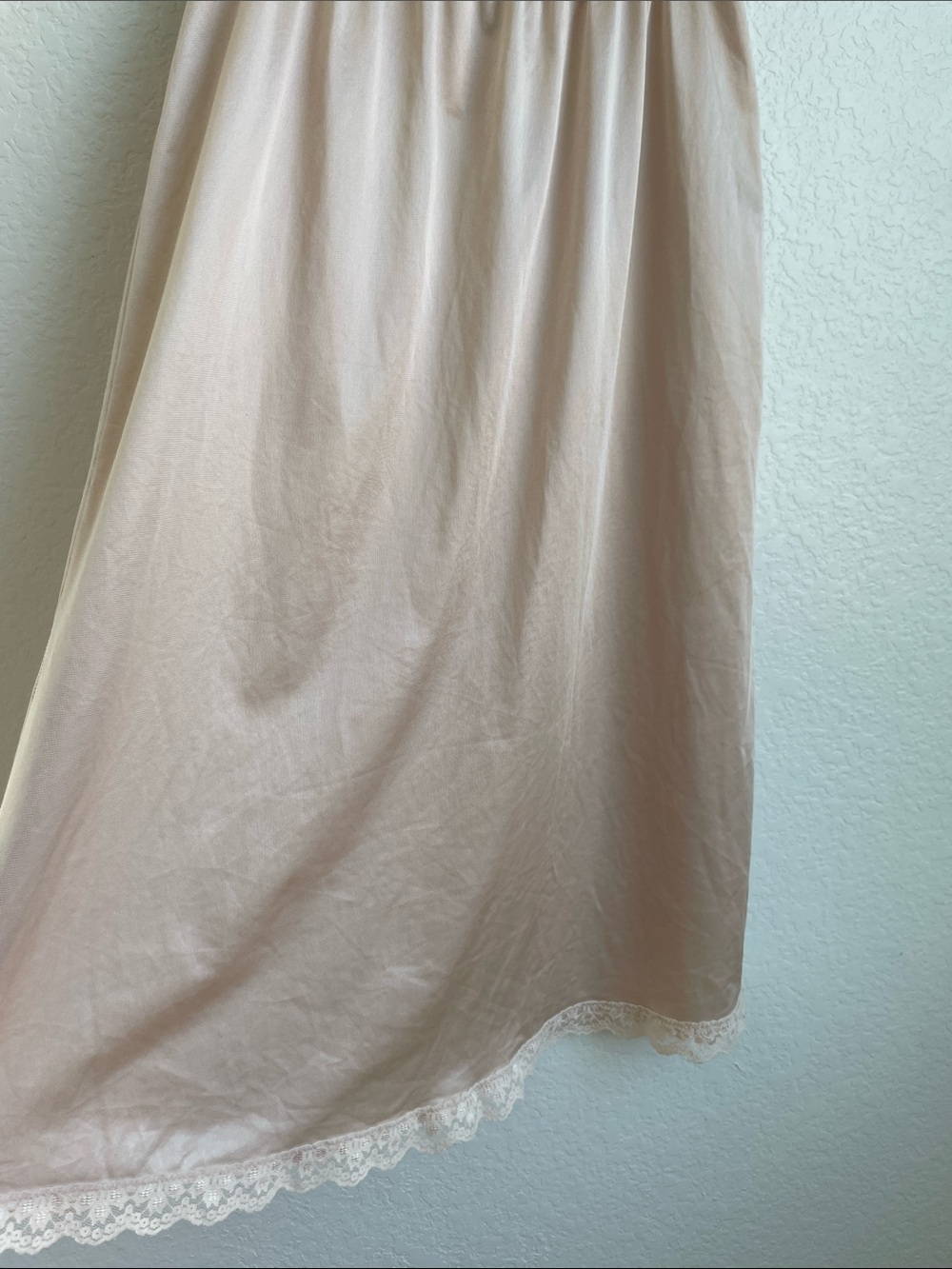 Ladies Lace-Hem Half Slip Skirt in Blush | No Tags - Picture 3 of 10